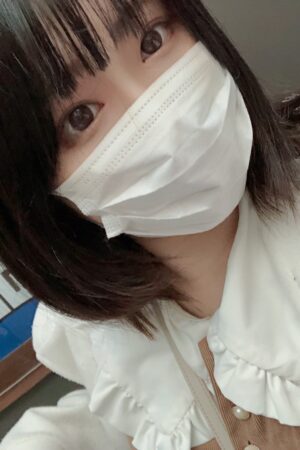 　　ロリカワベビーフェイス　なのに　激エロ　の　二刀流　よしのさん　22歳