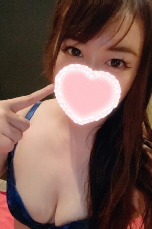 6月21日　緊急体験入店！　カフェ店員　秘密のアルバイト　美女　ゆゆ　さん　28歳