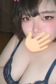 　業界完全未経験　色白　爆乳　秘密の　アルバイト　すももさん