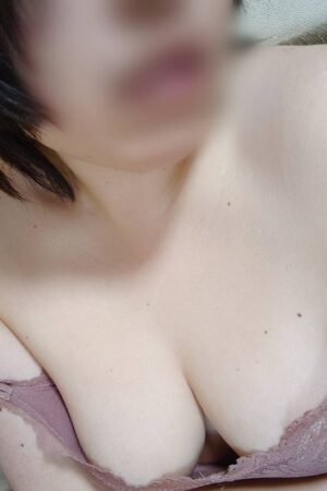 6月27日　緊急体験乳店　完全未経験　うぶで可愛い　　現役　看護師　美女　ヒヨリさん