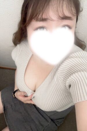 9月28日　　緊急体験入店　　業界未経験　　グラマラス美女　　りりさん